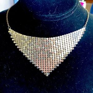 🍀Beautiful Silver Toned Choker Style Necklace